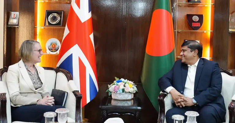 প্রধানমন্ত্রীর প্রতিরক্ষা উপদেষ্টা ও যুক্তরাজ্যের হাইকমিশনার সারাহ কুক